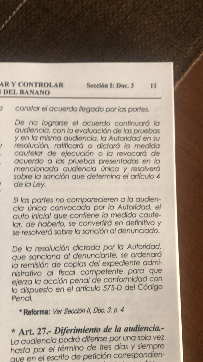 andrealeonj's tweet photo. Espero que se siga trabajando en pro del sector productivo bananero ecuatoriano, eje de la economía del País y que se respeten sus derechos constitucionales, como periodista estaré atenta al desenlace de esta denuncia @Lassoguillermo @AgriculturaEc @EizaguirreEc @antonella_ae https://t.co/HAFLjhUfR9