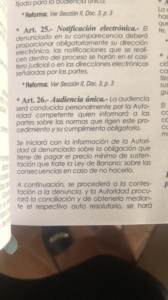 andrealeonj's tweet photo. Espero que se siga trabajando en pro del sector productivo bananero ecuatoriano, eje de la economía del País y que se respeten sus derechos constitucionales, como periodista estaré atenta al desenlace de esta denuncia @Lassoguillermo @AgriculturaEc @EizaguirreEc @antonella_ae https://t.co/HAFLjhUfR9