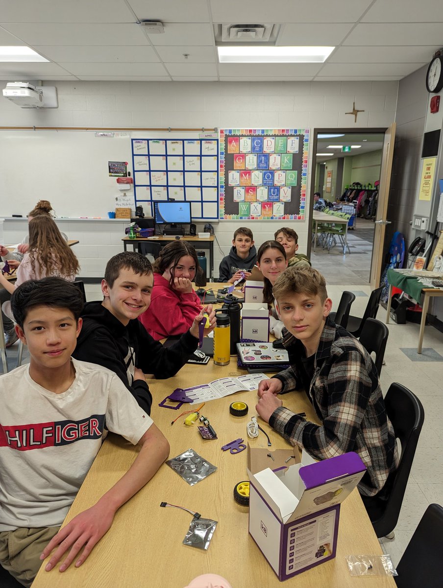 MsSMcArthur's tweet photo. The students have become the teacher. With zero instructions apart from "build this" the kids spent the afternoon engaged in the construction of the robotic kits. @StBrigidCeltics @ErmaLuis1 @WCDSBInnovates https://t.co/wgcq4Cxw9Q