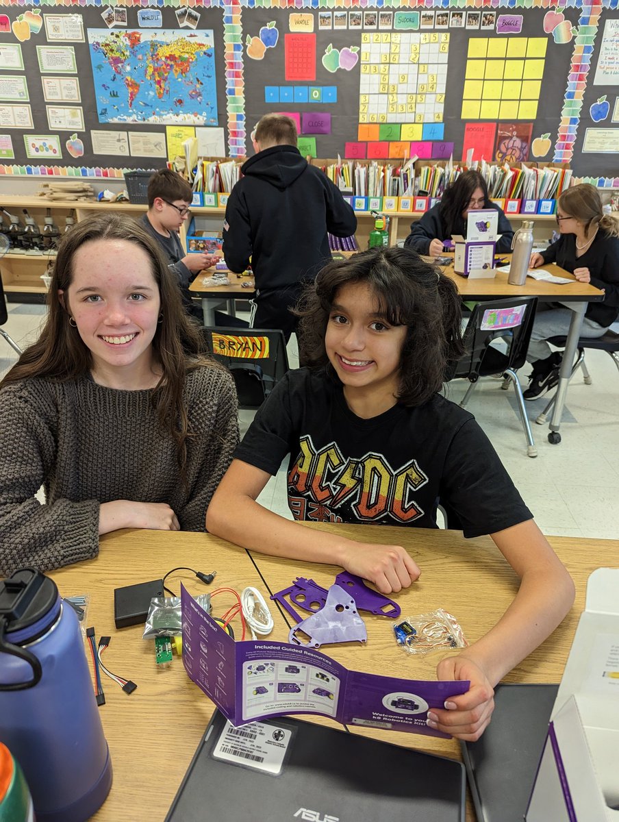 MsSMcArthur's tweet photo. The students have become the teacher. With zero instructions apart from "build this" the kids spent the afternoon engaged in the construction of the robotic kits. @StBrigidCeltics @ErmaLuis1 @WCDSBInnovates https://t.co/wgcq4Cxw9Q