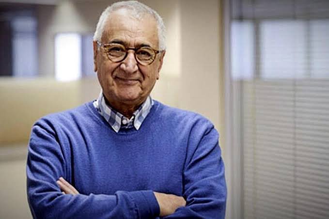 “Mükemmel değil, merhametli çocuklar yetiştirin. Karıncaları ezmeyen, ağaç dallarını kırmayan, çiçekleri ezip geçmeyen, sevgiyi hissetmeyi ve hissettirmeyi bilen çocuklar.”

Doğan Cüceloğlu