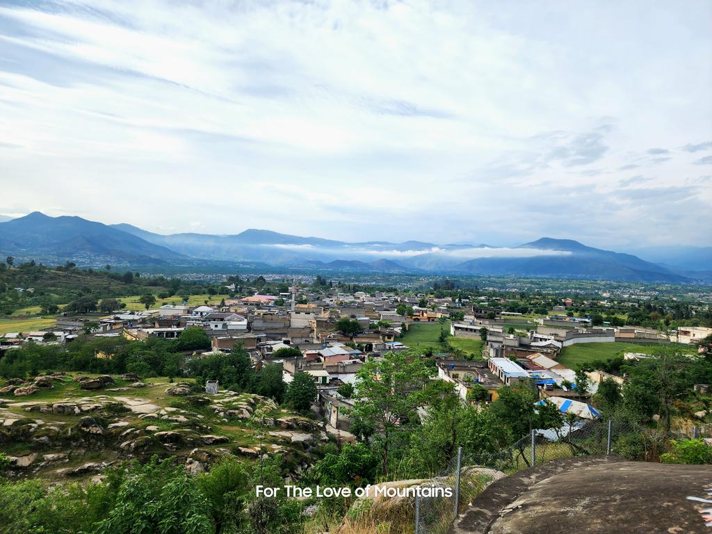 basitkhan1011's tweet photo. Rain Road and Mansehra, Hazara,
#Fortheloveofmountains #ABClicks https://t.co/5pRH5MRn2Y