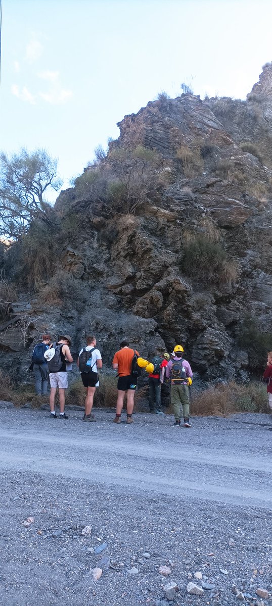 jennings_elin's tweet photo. Day 1 of our #students #mapping the #Cabeneras #faultzone at #Sopalmo. Today we focused on the introduction of the main rock culprits.
#Spain #postgraduates #undergraduates #Geology #phyllite #faultgouge #dolomite #volcanics #igneous #fieldwork @UniExeCornwall @CambSchMines https://t.co/gZgRYsQHDF