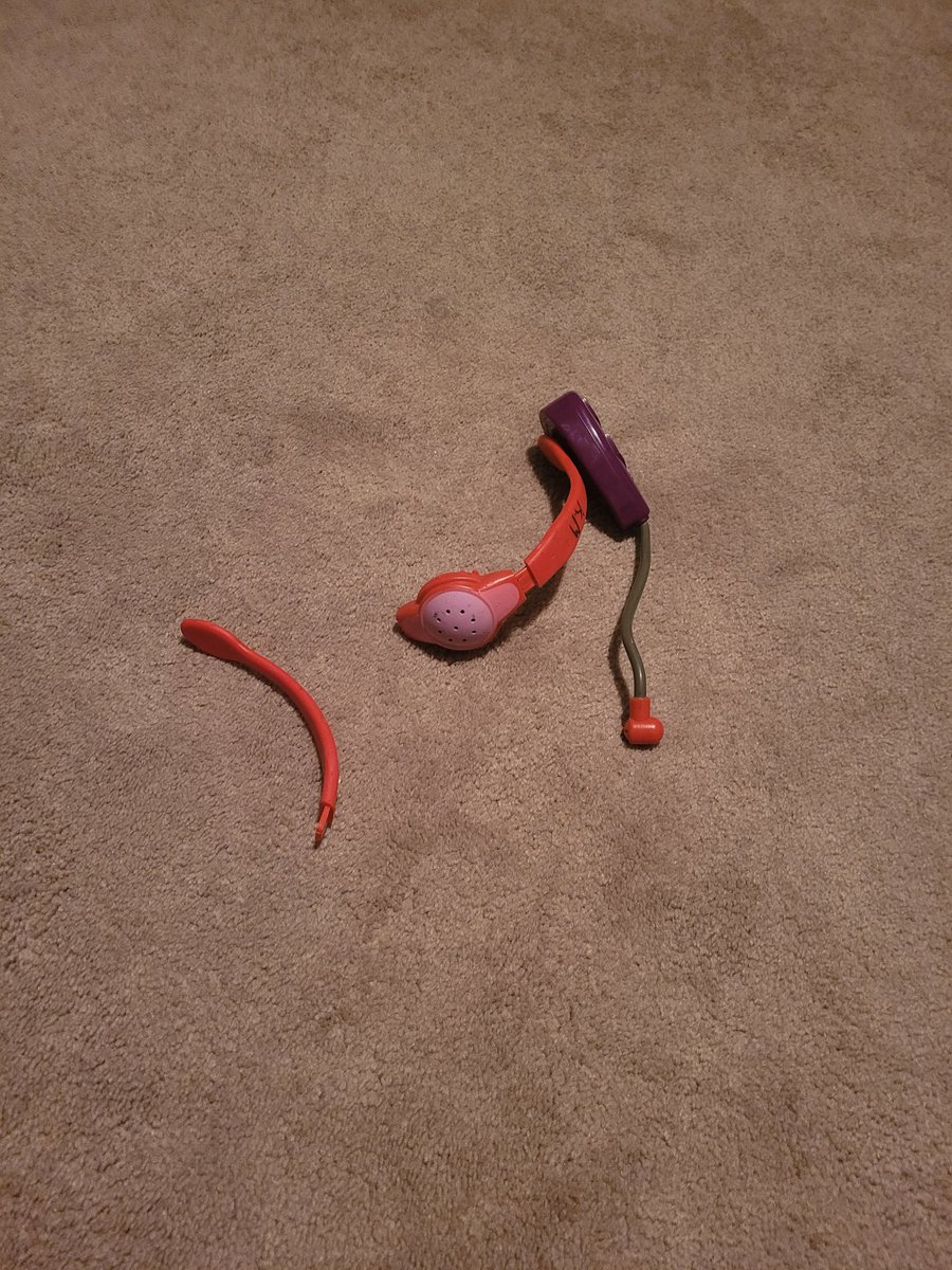 ChunderousFritz's tweet photo. Tried out the new Bella Popstar. I spoke to it and it spoke back. I was a little skeptical at first about whether it truly understood anything it was saying, but when I put the microphone next to the speaker, it began screaming. AI is getting really scary, guys. https://t.co/NNKZQLDFaG