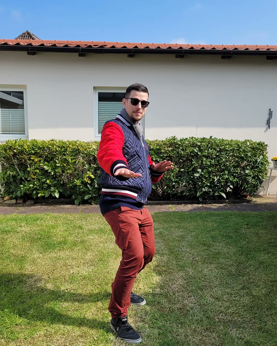 Chris_Champlin_'s tweet photo. How I feel thinking about the new release together with @antithesis16_ on Friday, 21st April at 0:00 AM. 🤩🤗💙🔥
#chrischamplin #antithesis #antithesis16 #cyberheart #euphoric #hardstyle #rawstyle #neverletmego #love #music #edm #electronic #dance #electro #party #emotional https://t.co/fHiLfOE1Q9