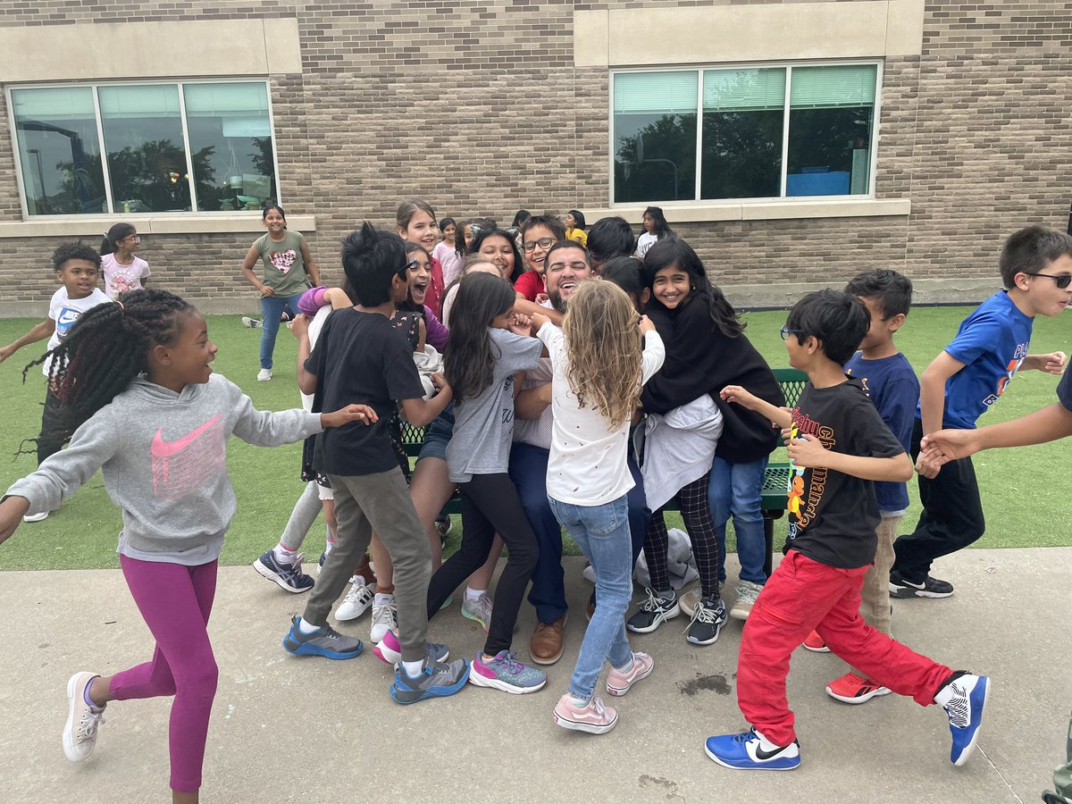 Aaron Garcia tweet media