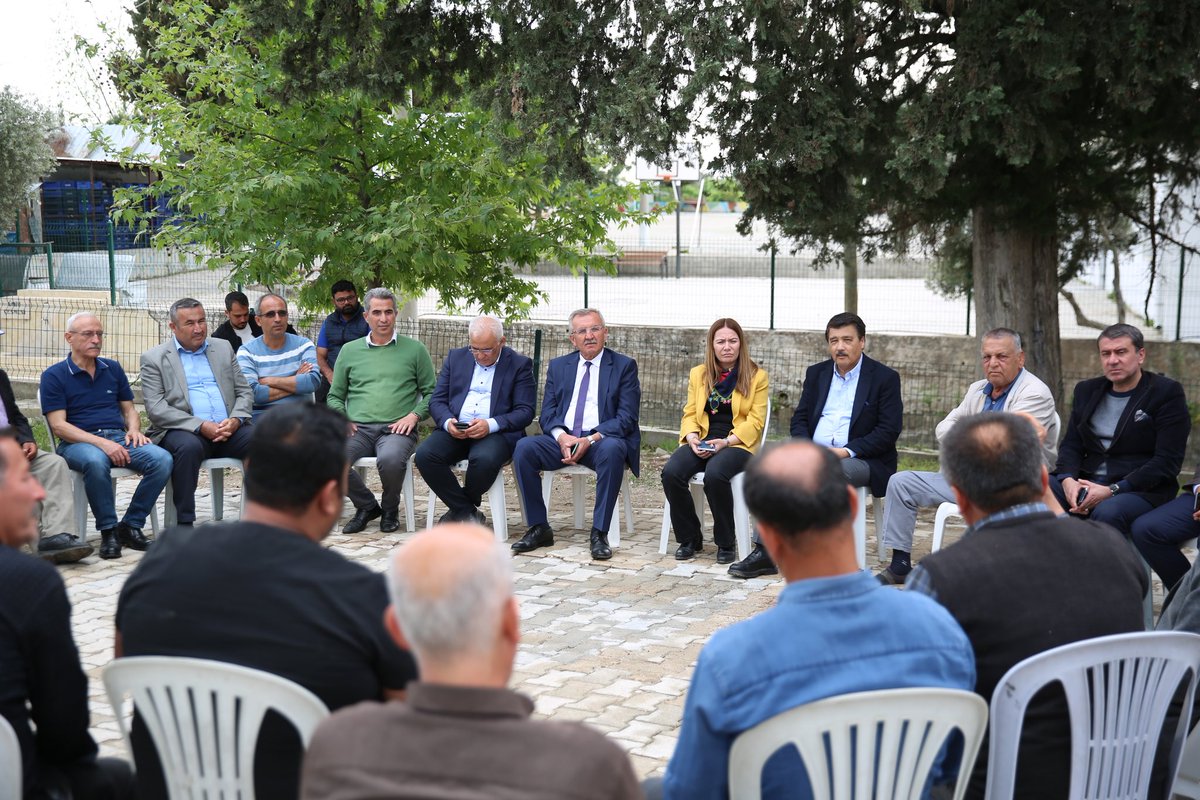 enveraputkan's tweet photo. Milletvekilimiz Kemal Çelik, Milletvekili adayımız Tülay Beşkonak Özçay ve İlçe Başkanımız Hasan Yıldırım ile #Alacami Mahallemizde hemşehrilerimizle bir aradayız.
#TürkiyeYüzyılı https://t.co/dU3cSByBAc