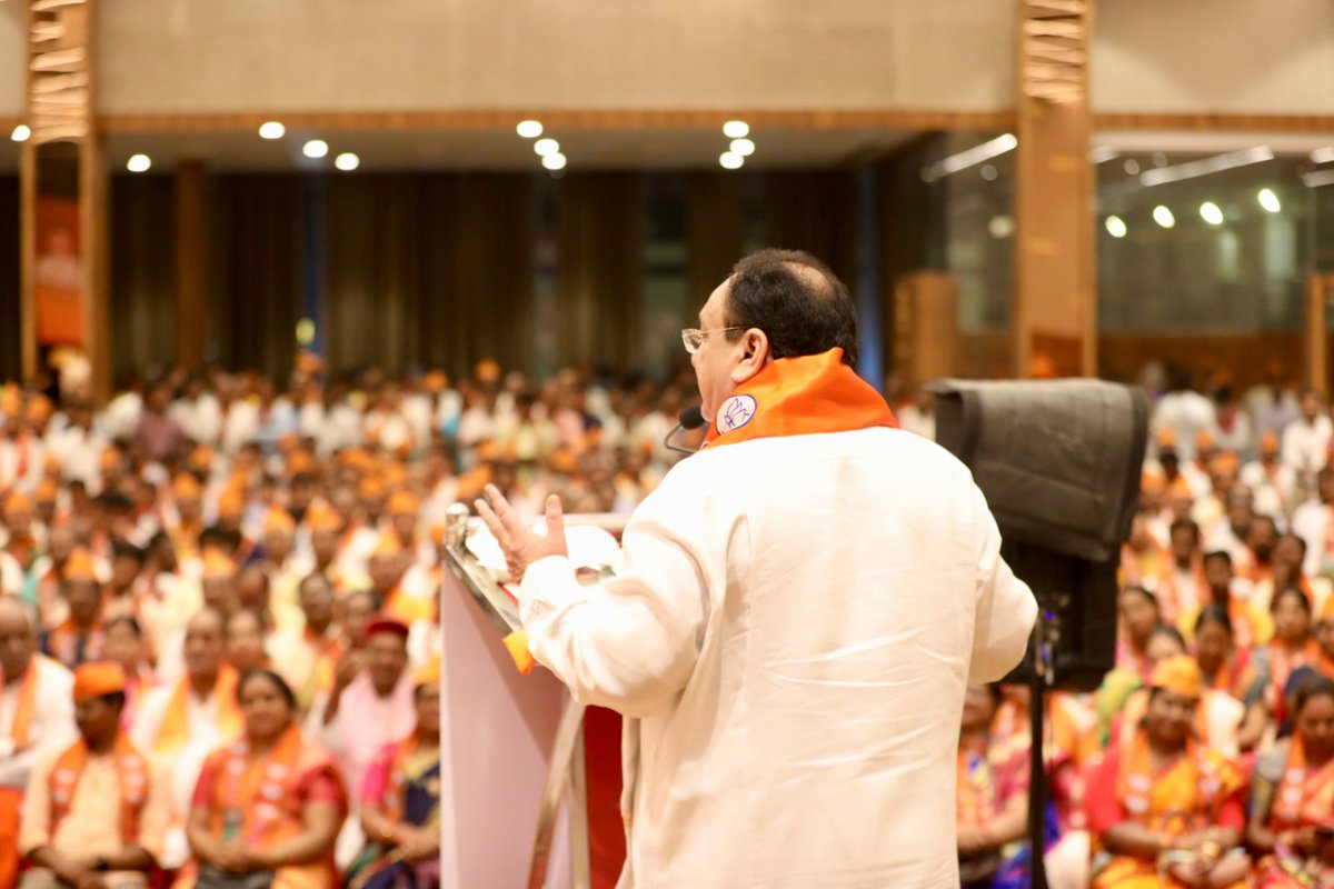 Glimpses from Shri <a href="/JPNadda/">Jagat Prakash Nadda</a>'s meeting with Shakti Kendra Pramukhs (Hubballi Division) in Karnataka.