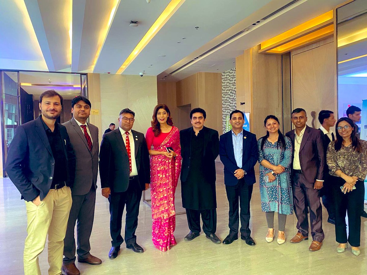 nisarkhaskhely's tweet photo. Great to met with @Sugarikaaaaaaaa #missnepal 2005. She was moderators in #UCLG conference #khatmandu #nepal. 
She is genuinely kind-hearted women. When she came to know that we are from #pakistan, she was excited &amp; told me that we Nepalis are big fans of #pakistanidrama https://t.co/p80EZ0yOGm