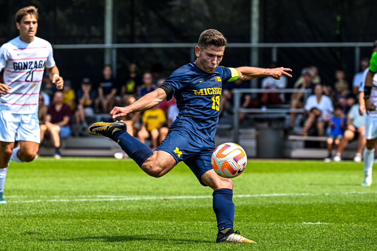 umichsoccer's tweet photo. Kevin. Buca.
Buca is the male recipient of the Big Ten Medal of Honor - the most prestigious award a student-athlete can receive in the conference!
📰: https://t.co/oVmtyK3fW5
#GoBlue 〽️ https://t.co/qgtTfZHhuw