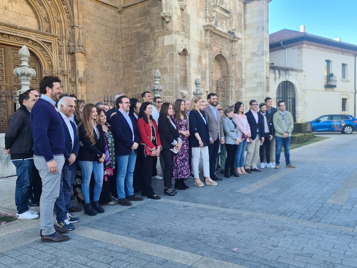 PP de León tweet media