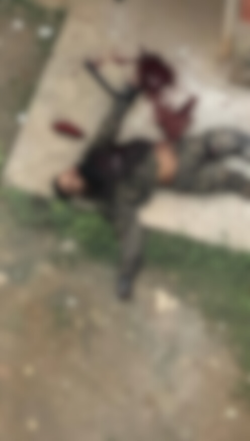 diretodomiolo's tweet photo. 🚨URGENTE: Durante a operação de hoje cedo na Cidade de Deus (CV), o traficante "Deco" foi baleado e sequencia conseguiu se evadir, porém, foi capturado na entrada da Favela da Rocinha (CV). Já o bandido de vulgo "Pqd", sobrinho do Sam, foi morto em confronto com policiais. https://t.co/cdOLMrIlQd