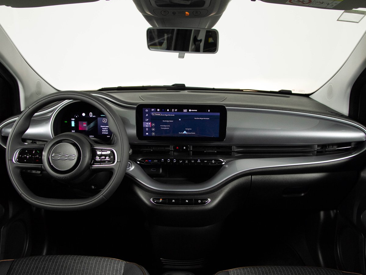 AutoGouveia's tweet photo. FIAT 500E ICON AUT
Com o novo Fiat 500-e, terá uma autonomia que cobrirá todas as suas viagens: trabalho, ginásio e regresso a casa. Quando é utilizado somente para a condução urbana a autonomia do Fiat 500e estende-se de maneira impressionante. 
https://t.co/VEvCAaMu4P https://t.co/38wV1q1Gv9