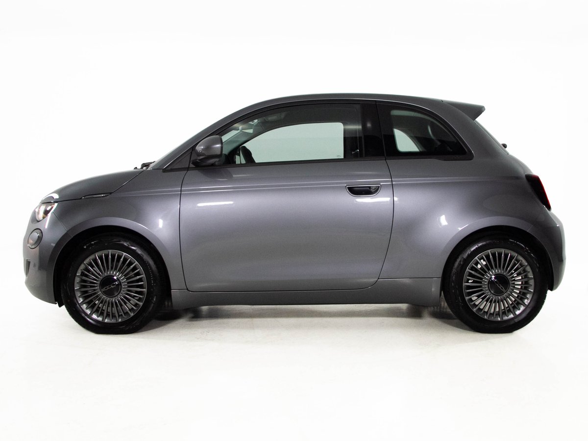 AutoGouveia's tweet photo. FIAT 500E ICON AUT
Com o novo Fiat 500-e, terá uma autonomia que cobrirá todas as suas viagens: trabalho, ginásio e regresso a casa. Quando é utilizado somente para a condução urbana a autonomia do Fiat 500e estende-se de maneira impressionante. 
https://t.co/VEvCAaMu4P https://t.co/38wV1q1Gv9