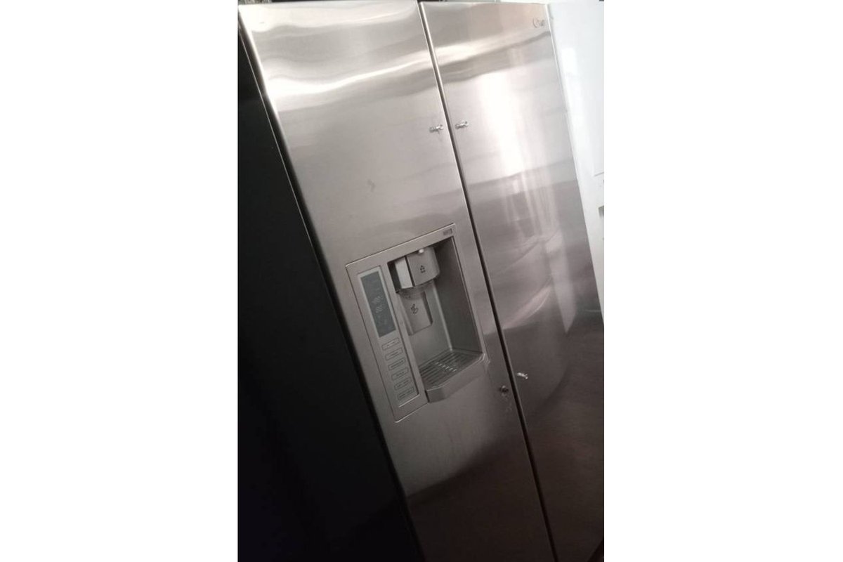 WhatsForSaleNow's tweet photo. Just Listed: LG Side By Side  Fridge
Location: Los Angeles
View Full AD:https://t.co/9brhbNzafl 

#BUY #SELL #FREE #ADS #ADVERTISE #FREE #FASTSELL #FREECLASSIFIEDS https://t.co/49IeFjrq7n