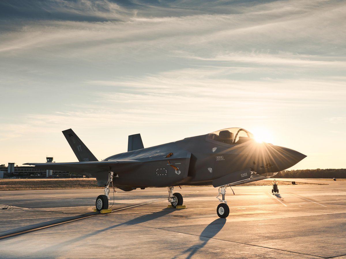 FlyHeritage's tweet photo. As part of National Women in Aviation Week Colonel Caputo a member of the Vermont Chapter of Women in Aviation @WAIVermont coordinated a tour of the F35’s on Friday, March 10th. 
We will be hosting the VT Chapter of @WAIVermont meeting  April 19th from 17:00 PM - 19:00 PM EST https://t.co/qFzwzkwEAu
