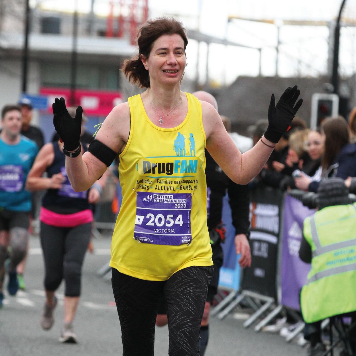 DrugFAMFounder's tweet photo. Here's Victoria, a DrugFAM volunteer running the Sheffield half marathon.

"During the tough parts of the half marathon, I thought of all those affected or bereaved by another's harmful use of alcohol, drugs or gambling. I was running for all of them."

@runforall #addiction https://t.co/AcCfDIgBUc