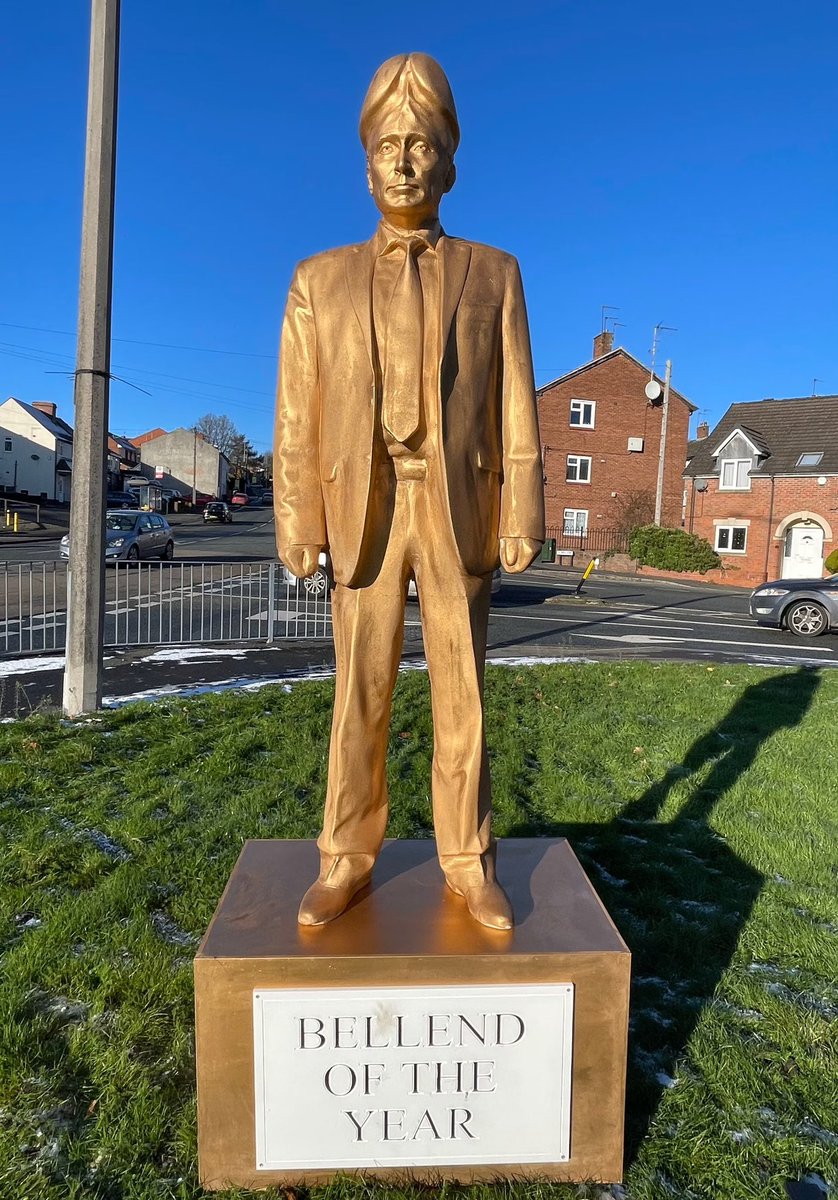 DasSchofe's tweet photo. @Freewor30833853 @BobLoblaw2023 @NatalkaKyiv Fact checked ✅ this is correct so much so a village erected a statue in his honour. Safety first 💁‍♂️ https://t.co/LVMLjuvVsN
