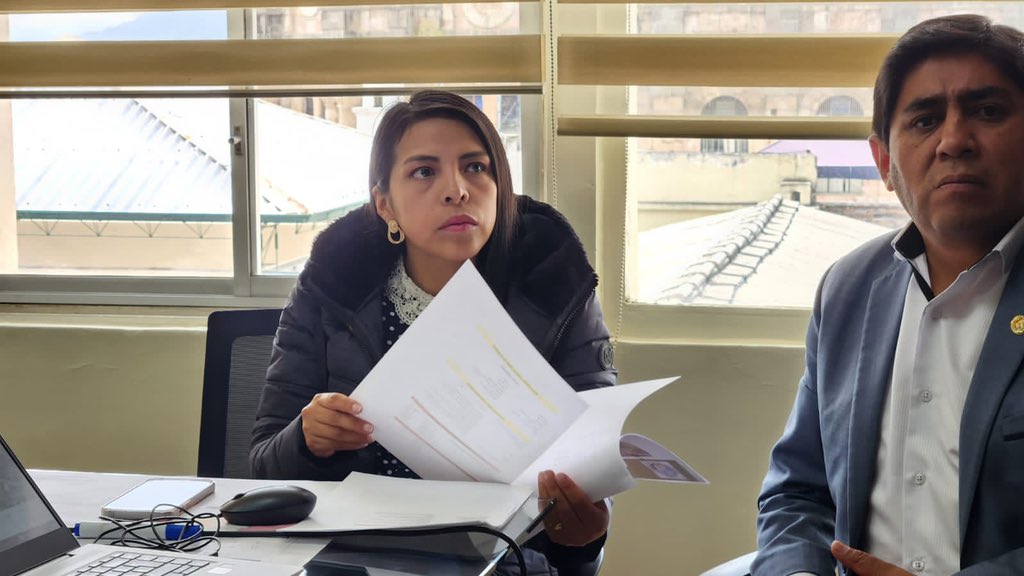 MarisolPenaloz2's tweet photo. 📌 #ParqueDelMigrante
Esta mañana junto a Daniel García asistimos a una reunión de trabajo con el  Director de Planificación y el Sr. Walther Sinche Director Ejecutivo de Alianza Ecuatoriana Internacional, para tratar sobre los avances de la construcción del parque del Migrante. https://t.co/IPxvmE9w82
