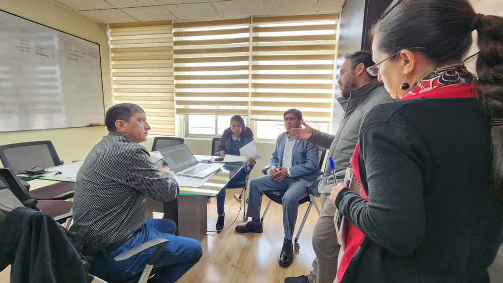 MarisolPenaloz2's tweet photo. 📌 #ParqueDelMigrante
Esta mañana junto a Daniel García asistimos a una reunión de trabajo con el  Director de Planificación y el Sr. Walther Sinche Director Ejecutivo de Alianza Ecuatoriana Internacional, para tratar sobre los avances de la construcción del parque del Migrante. https://t.co/IPxvmE9w82