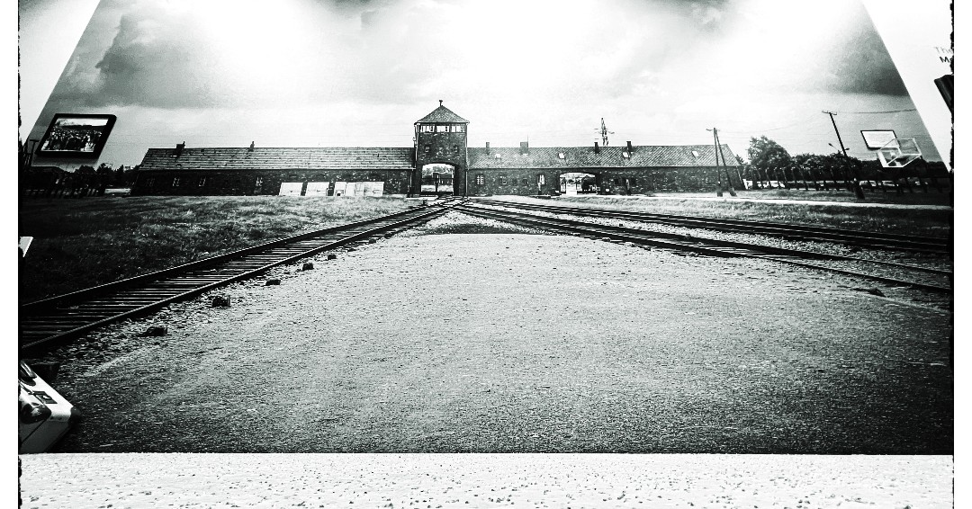 In honor of Holocaust Remembrance Day, Terre Haute South Vigo High School students participated in a candle-lighting ceremony here at the museum. Watch it here: 

youtube.com/watch?v=Mdpnnn…