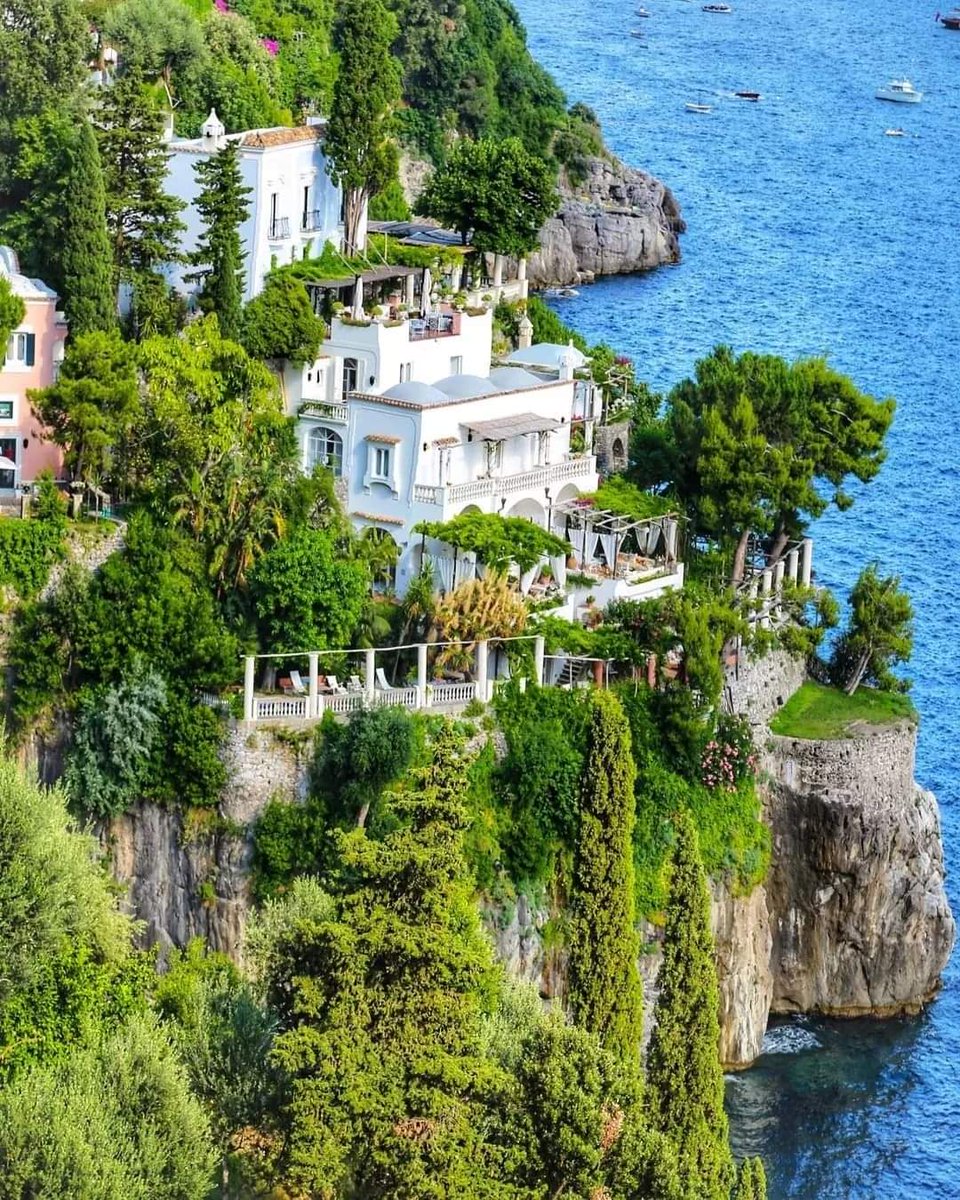 RuizVelvet92's tweet photo. Excellente soirée à toutes et tous avec ce superbe cliché #pathofthegods #Amalfi coast #Italy 🇮🇹 et au plaisir de vous lire demain https://t.co/A0UU4XSKup