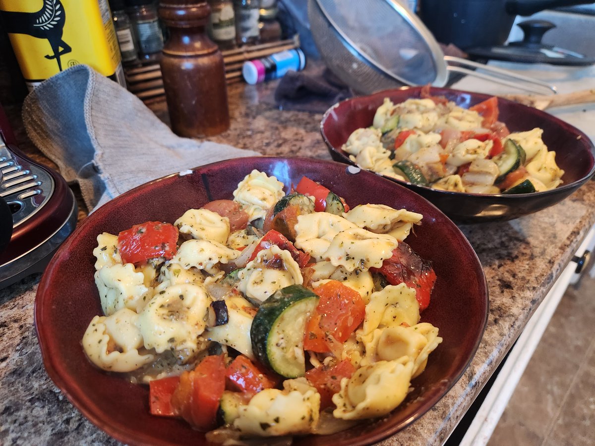 FlippingOSRS's tweet photo. I Just cooked up some delicious food from @hellofresh!
They have a huge selection of meals, and are offering 50% off your first box!
Use code POGFLIPPINAPR50 for 50% off plus first box ships free at https://t.co/ev3V2ATL9f

#HelloFreshPics, #ad https://t.co/9EZsz1bkt5