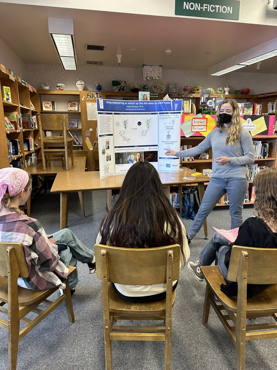 LBNLnext's tweet photo. 🧑🏽‍🔬👩🏻‍🔬🧑‍⚕️Today we launched our Reverse Science Fair with researchers from @BerkeleyLab and @UCBerkeley.  Thanks to our organizing partners @crscience and hosts at Willard Middle School! Our 8th grade judges are keeping us on our toes. 🧪🔬#stemoutreach https://t.co/XmS6sf5fNx