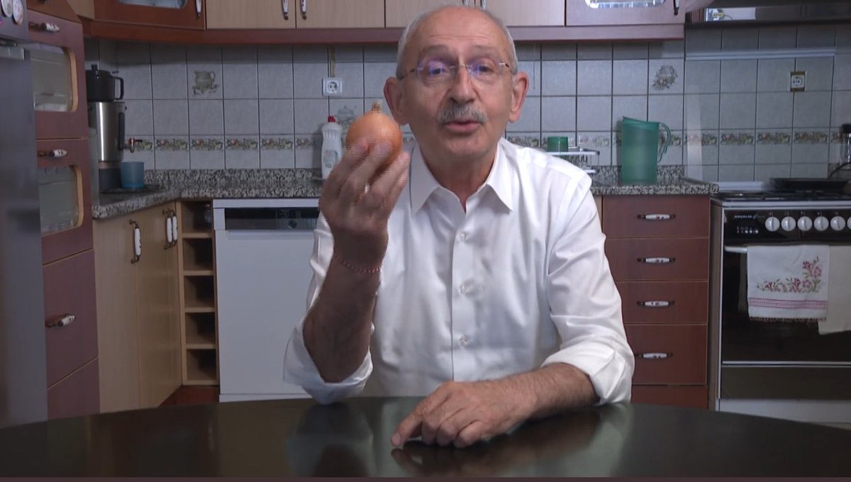 BardaVuran's tweet photo. Solda yaşayan sağda yaşayana soruyor bu soruyu. https://t.co/21nEfAqMEk