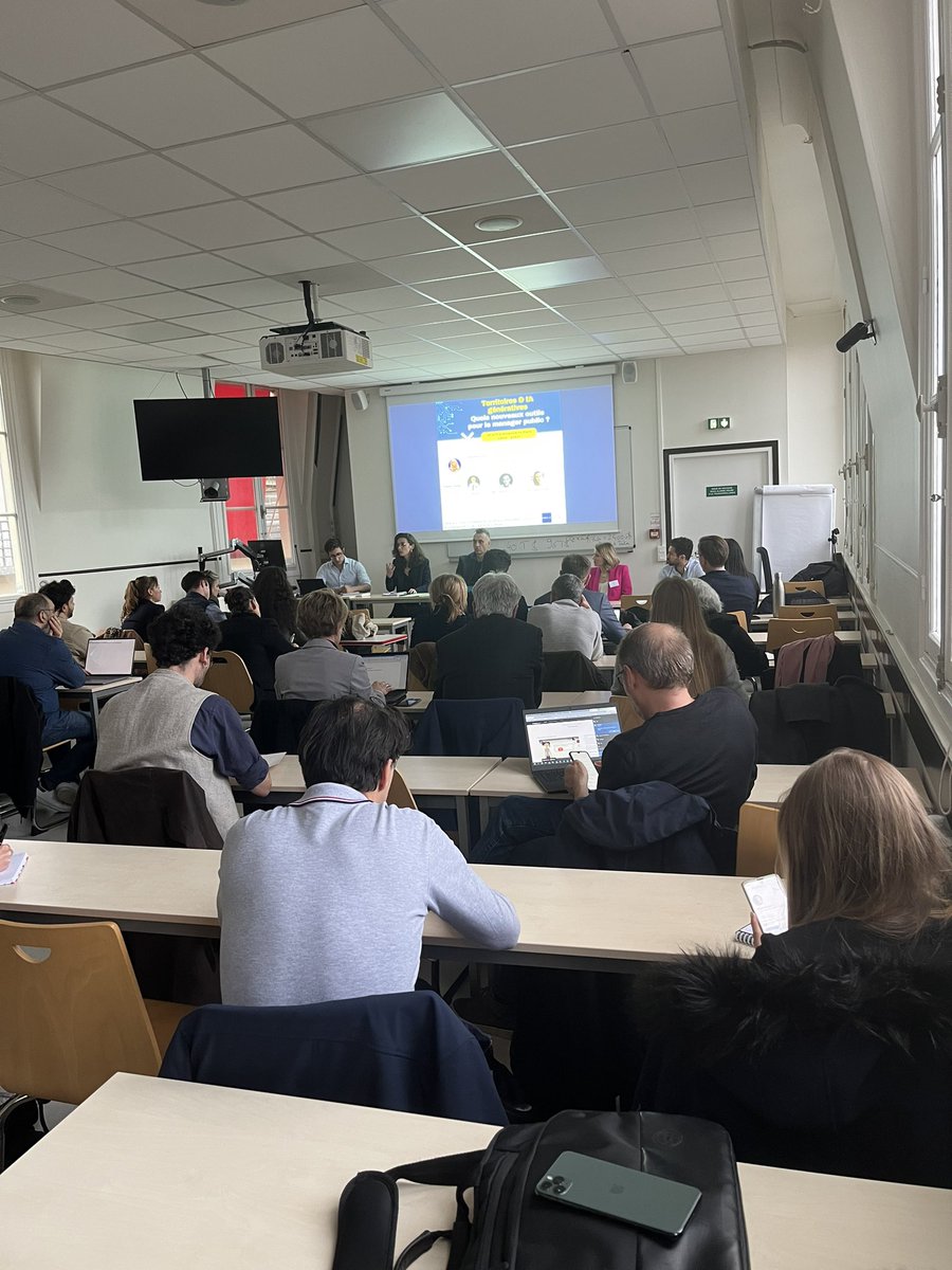 🧠TERRITOIRE ET IA GÉNÉRATIVES 🧠

🗣️ <a href="/JehanneDussert/">Jehanne Dussert</a>, <a href="/MaximePranchere/">Maxime Pranchère</a> et Patrick Perrot prennent la parole à la table ronde.