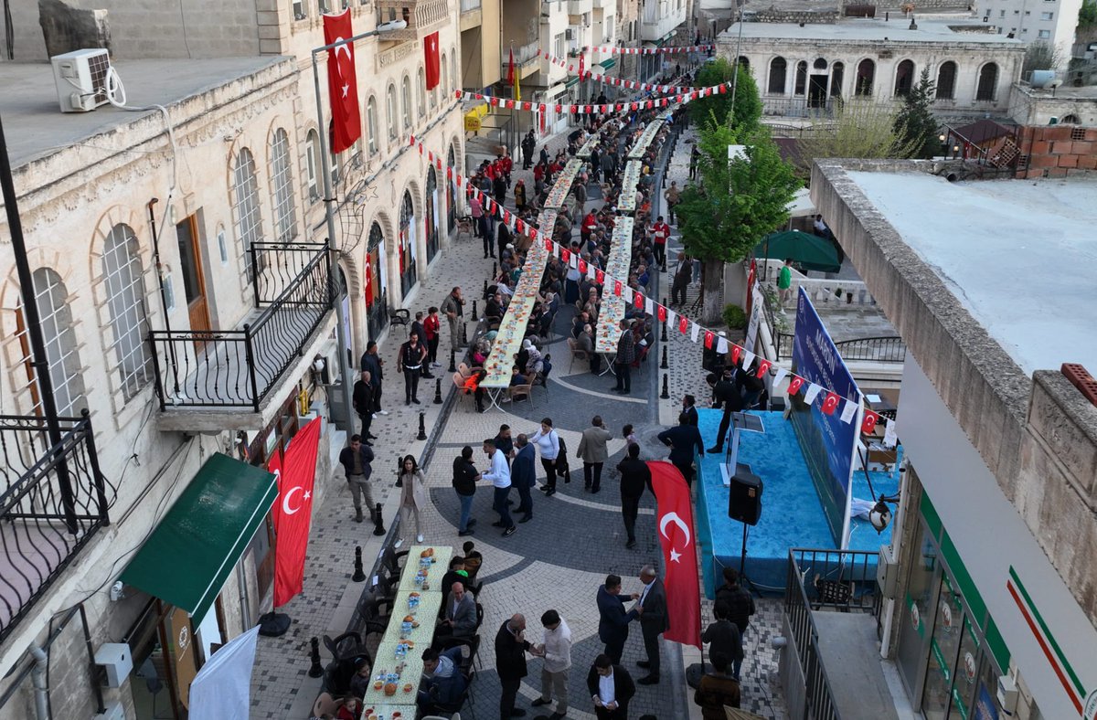 iftar vaktinin bereketini #Savur  ilçemizde hemşehrilerimizle paylaştık.

Rabbim tuttuğumuz oruçları kabul etsin.