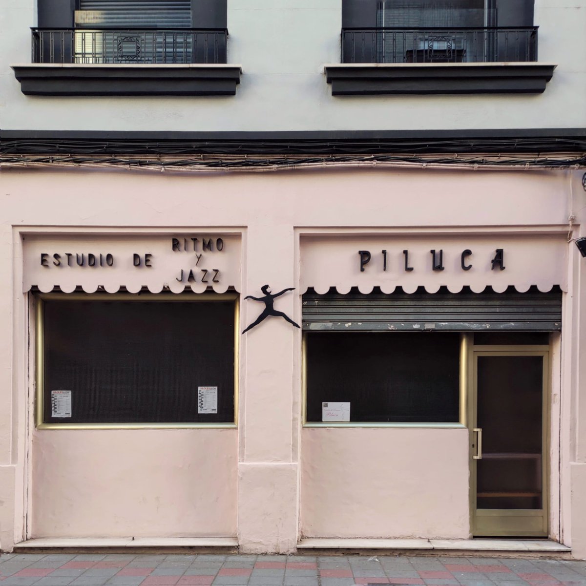 Estudio de ritmo y jazz Piluca // Calle Cartagena 4 // León

Toda la historia, en instagram 👇🏻📸
instagram.com/p/CrKnK9KIVh6/…

Foto: <a href="/ordasjavier/">Javier Ordás</a> 
<a href="/patrimografico/">Red Ibérica en Defensa del Patrimonio Gráfico</a> #patrimoniografico #leonesp #rotulandia #tipografía #rotulos #storefront #typography #photography