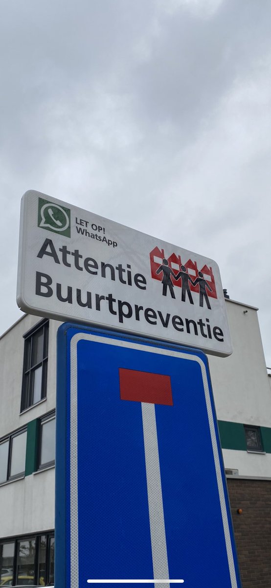 remcovvd's tweet photo. Zojuist de ondertekening van de start van de 37e buurtpreventiegroep wijk Kloosterburen in #Tiel 🍏 #veiligheid #signaleer #alarmeer #app en #reageer @AvriSchoon @gemTiel @POL_De_Waarden @BurgernetNL ⚠️ https://t.co/UylO5bVBwX