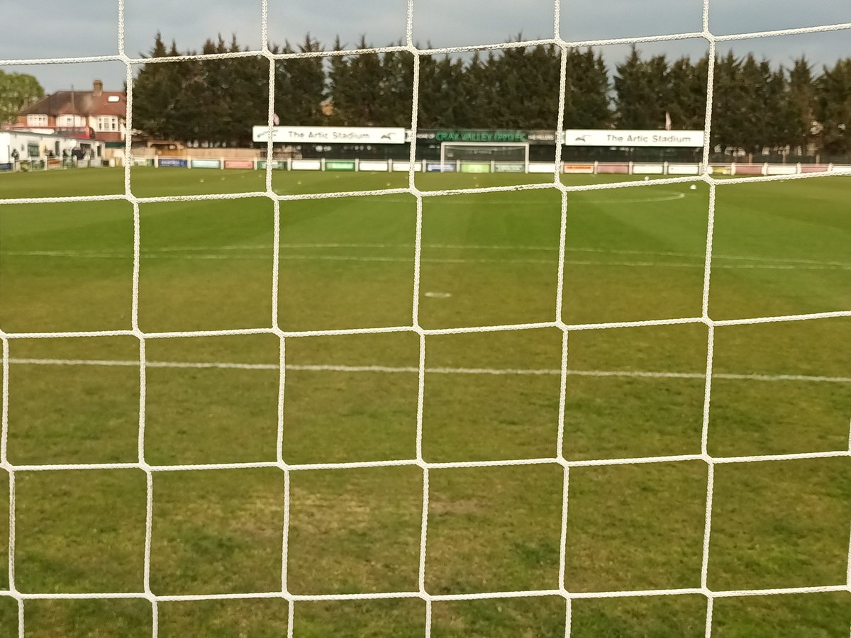 CrayValleyPM's tweet photo. Good evening everyone and a warm welcome from #TheArticStadium ahead of this evening’s @IsthmianLeague fixture between YOUR Cray Valley PM FC and #TheVickers.
We'll have all the team news from #TheMillers changing room for you next!

#COYM 
🫣 https://t.co/VDF1pWWWg4