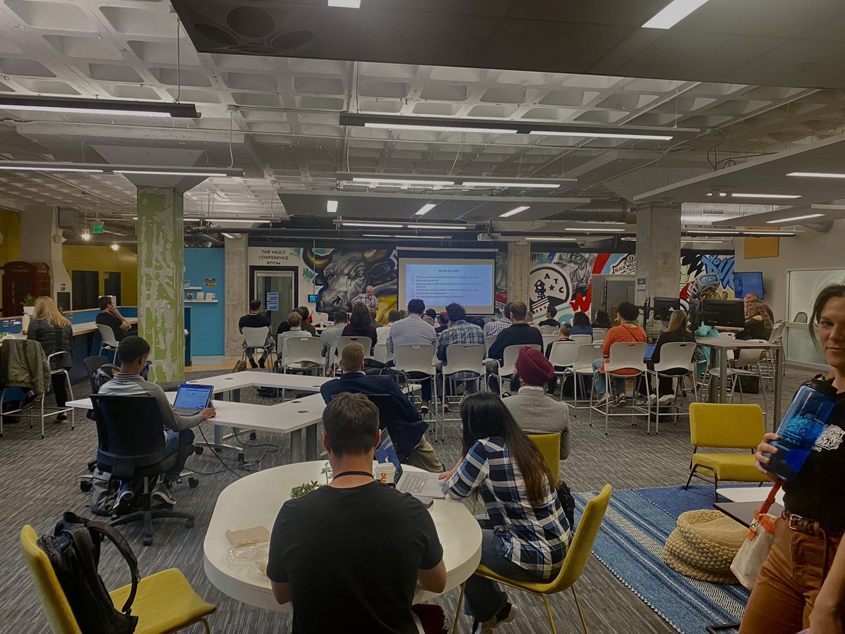 mrhinkle's tweet image. Watching @johndeeaustin in the startup 101 track at @RDStartupWeek #yalltech