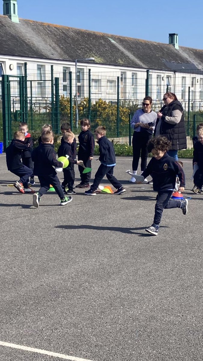 MonahanAl's tweet photo. Started my newest batch of #CamánEverybody in @cbsprimary_wex today with my wonderful assistant @ParleMairead Ms Parle. Fantastic fun was had by all. Huge thanks to @faytheharriers for providing each child with their own Camán Beag. 
@paulmaherhurls 💛💜 https://t.co/TSzcKKtS2S