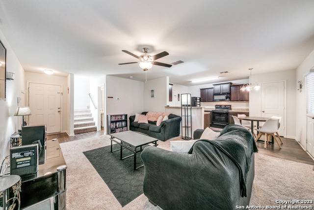 klause_krista's tweet photo. Check out this 3 bedroom, 3 bath home in a great location, listed at only 215,000.00.  Contact me today for your private showing.

 https://t.co/WP7UO3KIdr 

Marketed by Krista Klause

Listed by Real Broker https://t.co/Ls9jLE52uu