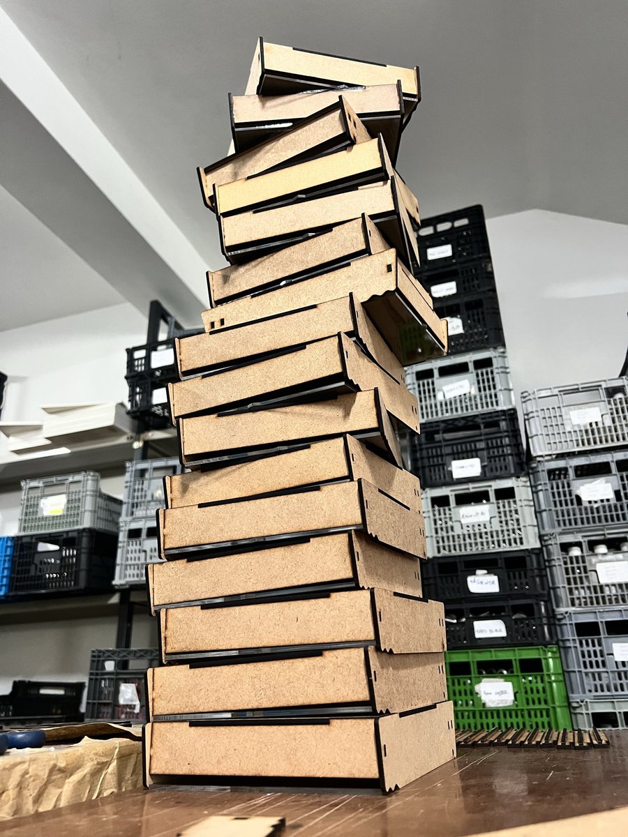 DarteCor's tweet photo. ⭕
Our Tower of Pisa 🍕
Assembling our Pochade Box.
https://t.co/yESx2itpo5
.
#oilcolor #handmadeoils #oilpainting #dartecor https://t.co/gWLCMsygu2