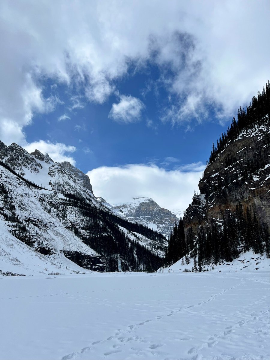 KieranNar's tweet photo. The n(ice)st of views in Banff for the Wear of Materials conference #24WOM #FactNotFriction https://t.co/PyTaq9Z8ac