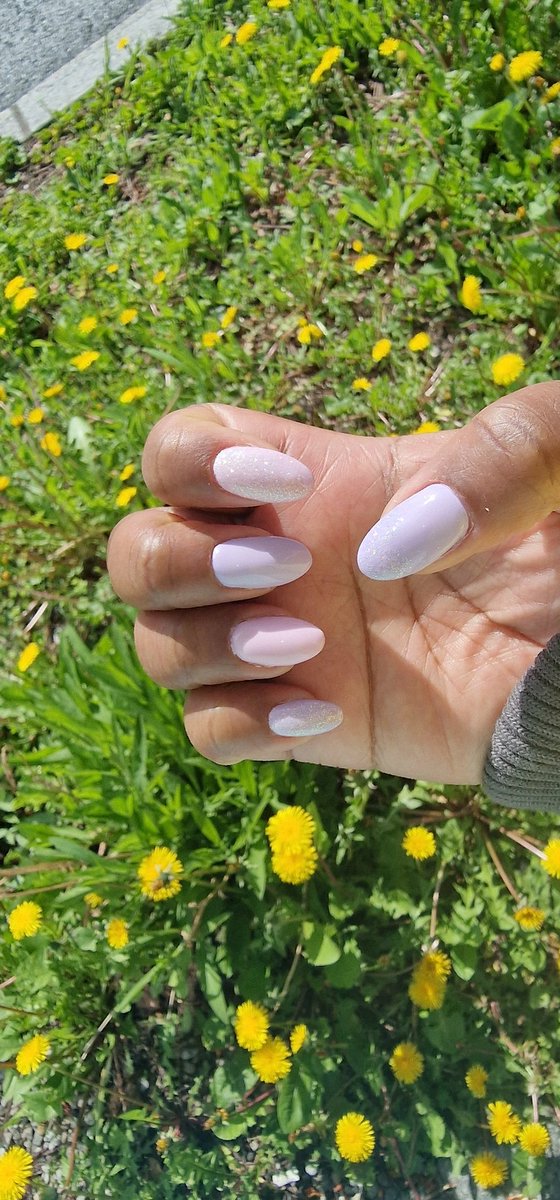 SikkaSaiBerSeC's tweet photo. Mode printemps activée✅️
#nailsONPoint https://t.co/OStfb0EDEE