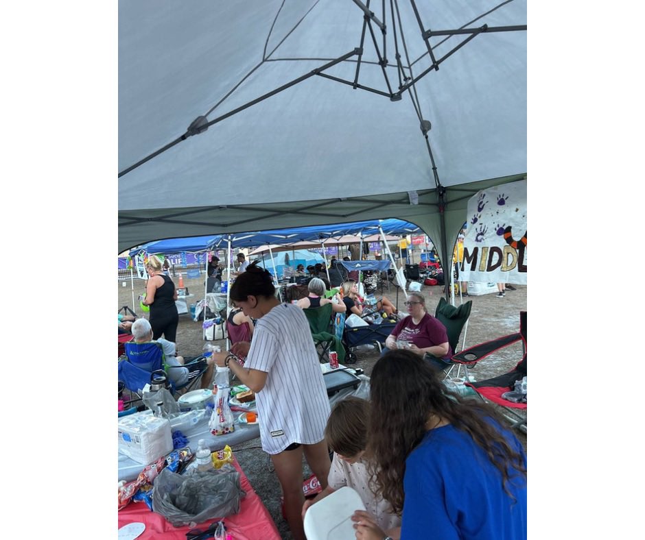 MiddletonTSA's tweet photo. We would like to thank everyone who donated and came to relay for life!!! We are proud to say we raised $1185!!! All of this money will go to the American Cancer Society which works towards finding a cure for cancer!! https://t.co/kYOW8eTrdb