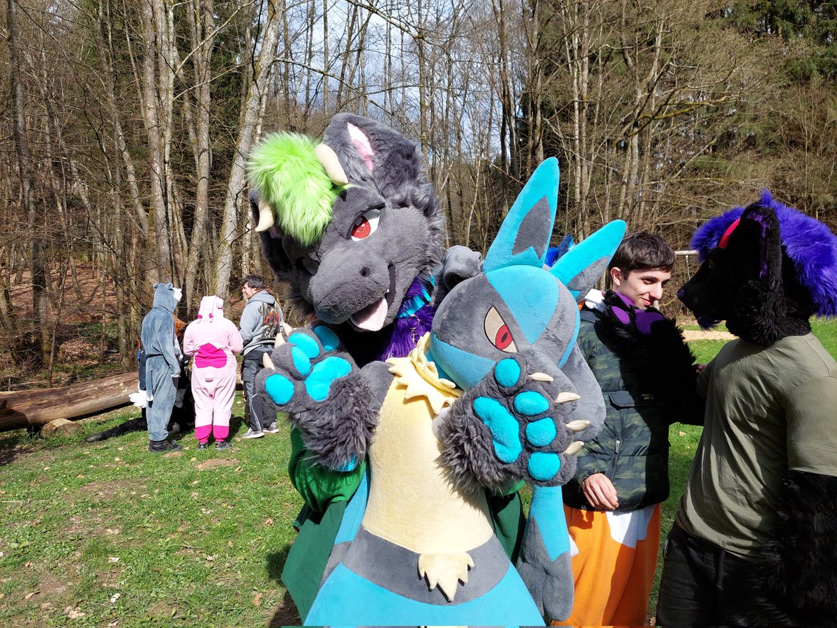 Kiko_Hellcat's tweet photo. Ein tolles Wochenende gehabt auf dem Furforest in Holzerath:)
(Foto Part 1)
#Furforest #Furforest2023 #Holzerath https://t.co/9AgdP4RbXA