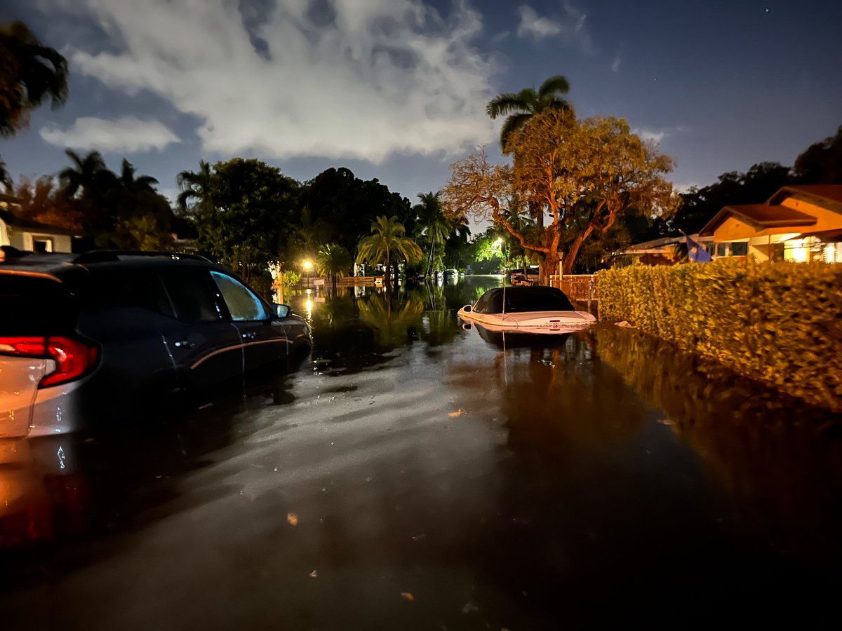 Waterborn_Prod's tweet photo. @glove We could use a Super Hero Brother down here in Fort Lauderdale with some Backyard SoulBQ vibes. Our entire neighborhood was destroyed by floods last week. Life Is Good in south Florida because we got the Juice. https://t.co/mf1VX6OJZx