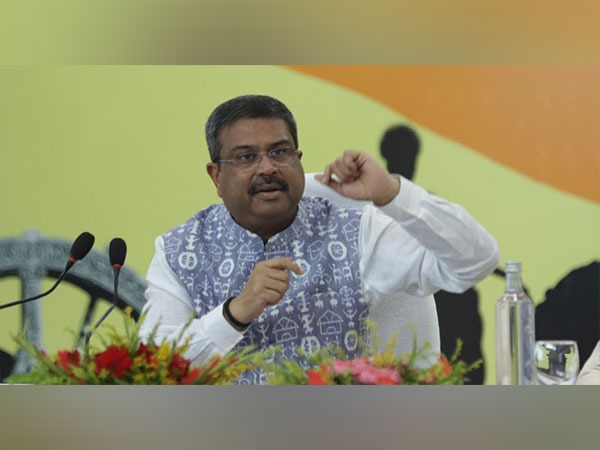 ani_digital's tweet photo. IITs should prepare students as job creators rather than job seekers: Dharmendra Pradhan

Read @ANI Story | https://t.co/iijHK0F7e2

#IIT #jobcreator #DharmendraPradhan https://t.co/OlECrnBqvR