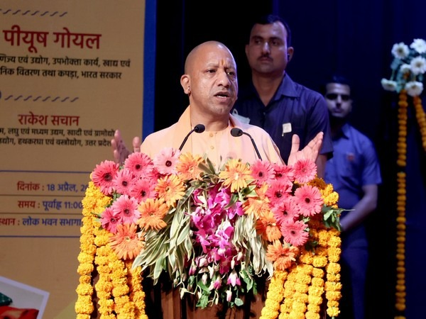ani_digital's tweet photo. UP inks MoU for establishment of textile parks spread over 1,000-acres in Lucknow, Hardoi
Read @ANI Story | https://t.co/LWcwGMNW3T
#UP #MoU #textileparks #Lucknow #Hardoi https://t.co/3oCaBrX9ti