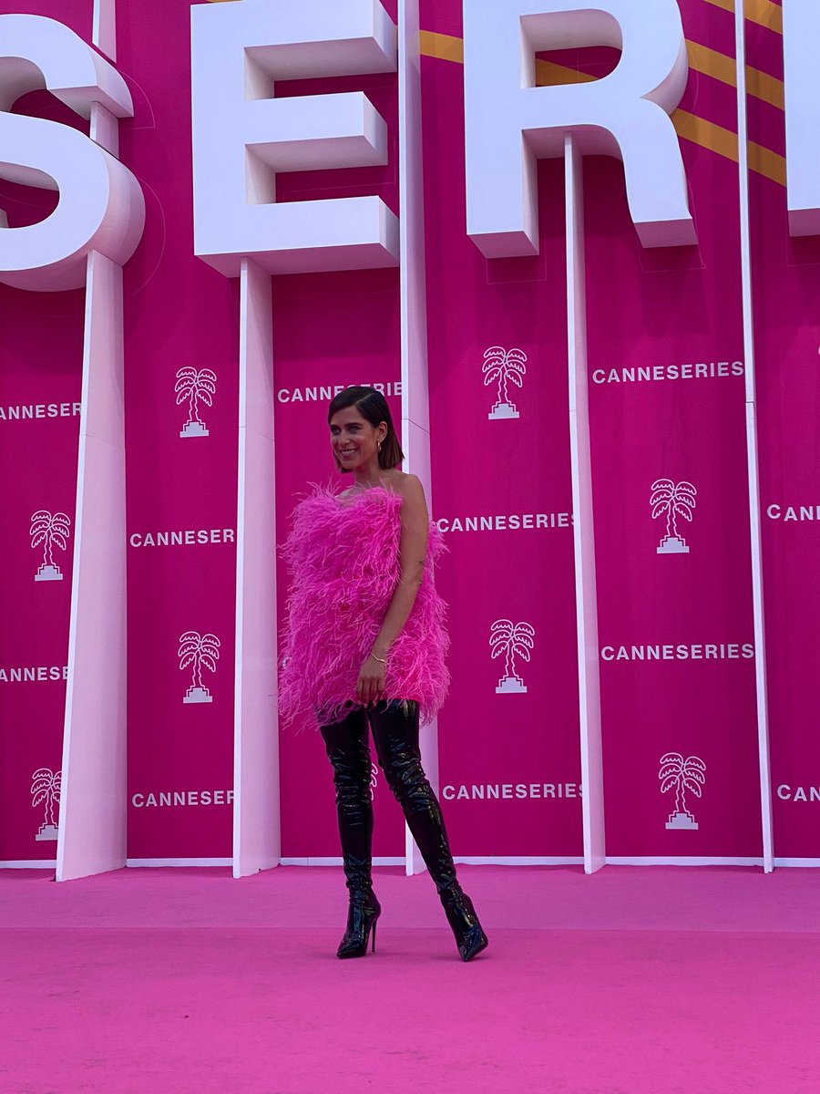 La alfombra rosa de <a href="/CANNESERIES/">CANNESERIES</a> 💖💖💖💖💖#ElHijoZurdo #CANNESERIES