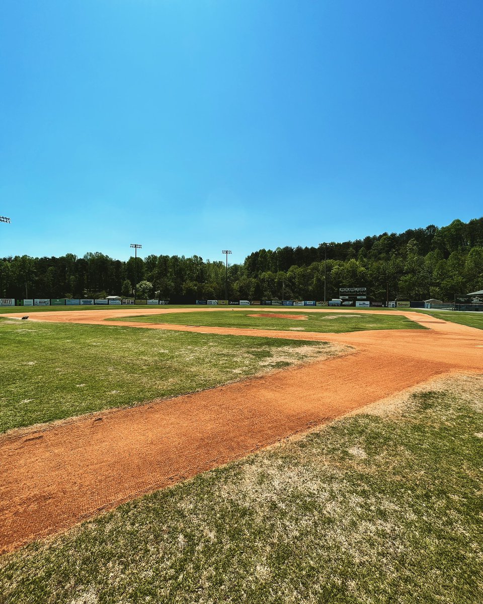 KingsportAxmen's tweet photo. This weather has us dreaming of baseball at Hunter Wright Stadium. Only 50 days till the Axmen are back!🪓🪓 https://t.co/Z6EEHcva8Y