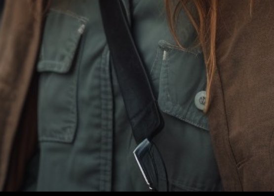 MichaLatocha's tweet photo. @ekryski That’s some interesting belt there. So definitely 4. And also the top buttons in pic 1. 
1 and 4 AI 😁 https://t.co/Xu1zVxxk03