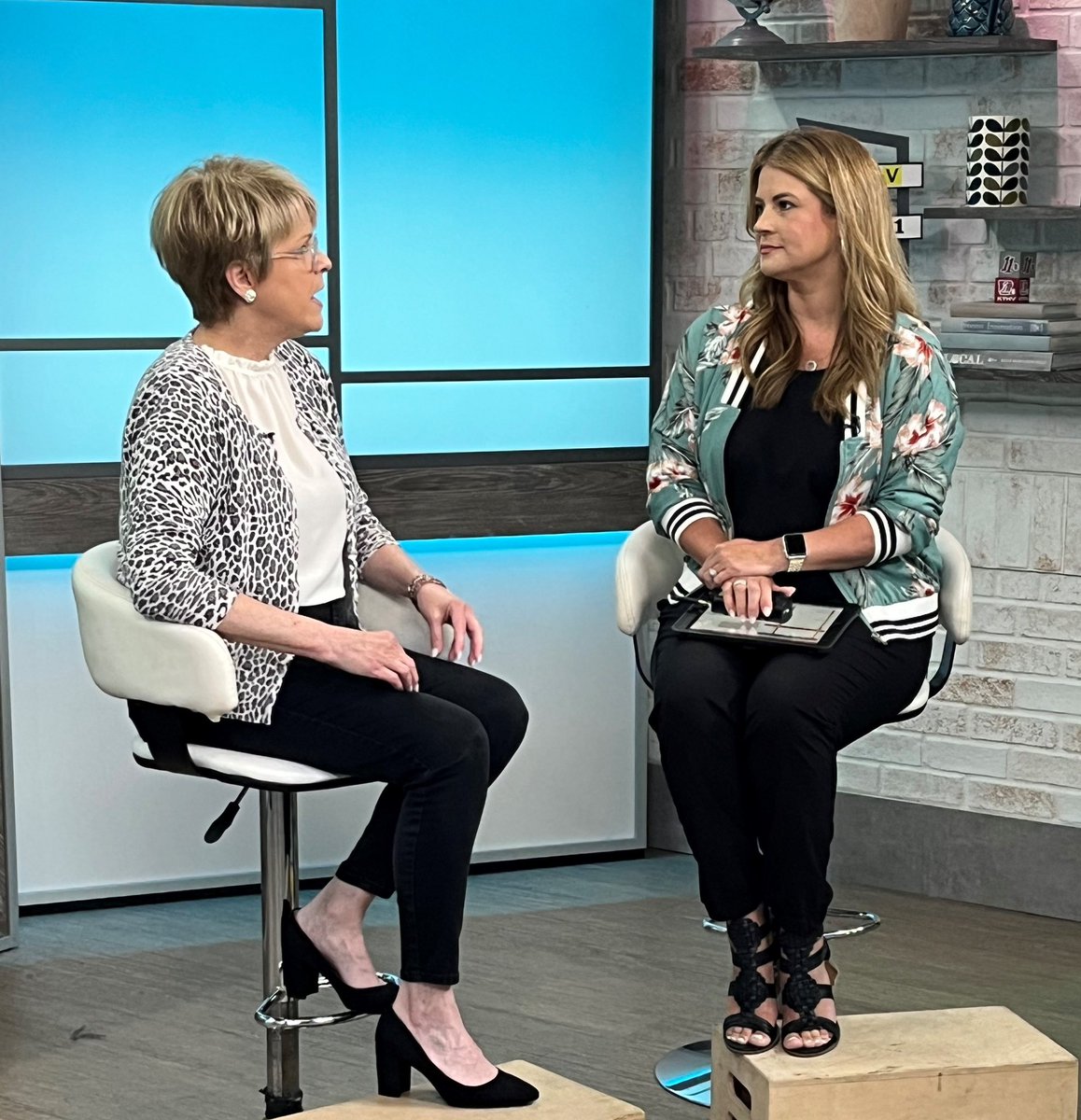 ARInfluencers's tweet photo. Arkansas529: RT @ARTreasurer: Fran Jansen, director of the Arkansas Brighter Future 529 plan, visited recently with Ashley King on THV 11’s The Vine to discuss our state’s wonderful 529 plan. Check it out to learn more about saving for your child or gran… https://t.co/9KbZBIzuKT
