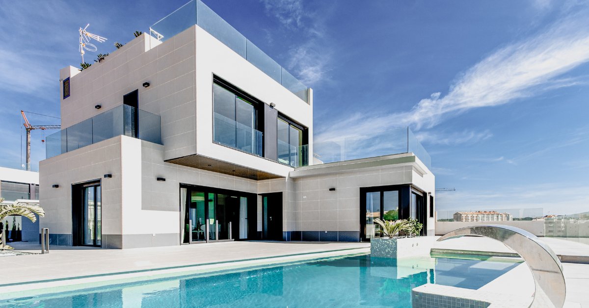 moneywisecom's tweet photo. Thanks to Jeff Bezos, you can now make money from real estate for just $100